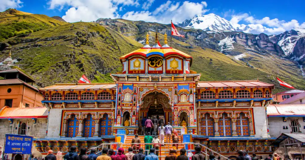 Uttarakhand Tourism: Places to Visit, Travel Guides & Experiences 10 badrinath temple india